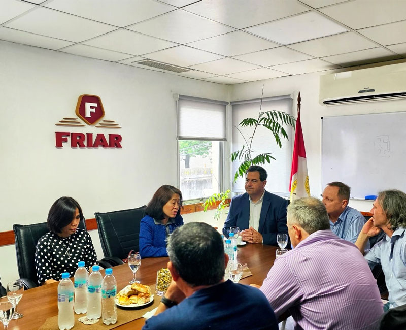 Embajadora de Vietnam visitó empresas cárnicas en la ciudad de Reconquista.