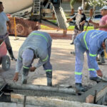 Continúa la obra de pavimentación de las dársenas sobre Bv. Lovato